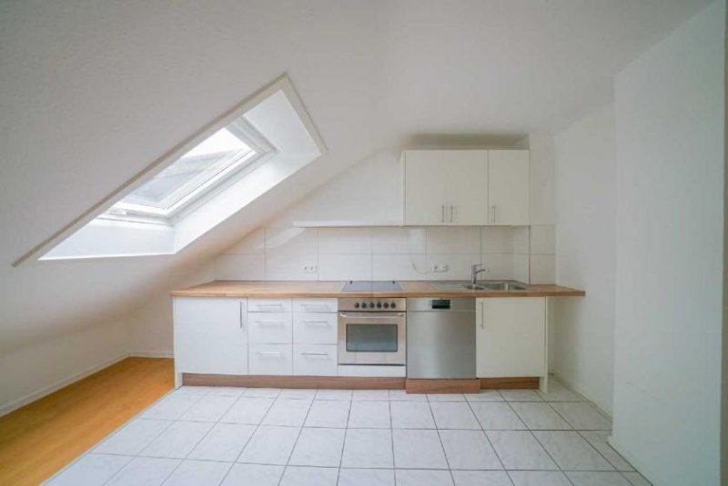 Ratingen Ratingen-Süd: Gemütliche 3-Zimmer-Dachgeschosswohnung mit EBK und Gartenmitbenutzung im Grünen Wohnung mieten