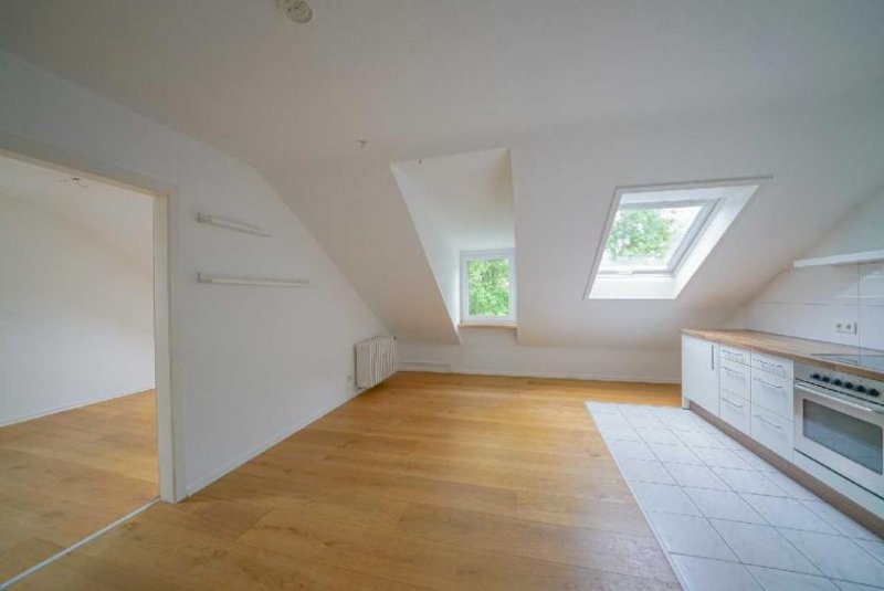 Ratingen Ratingen-Süd: Gemütliche 3-Zimmer-Dachgeschosswohnung mit EBK und Gartenmitbenutzung im Grünen Wohnung mieten
