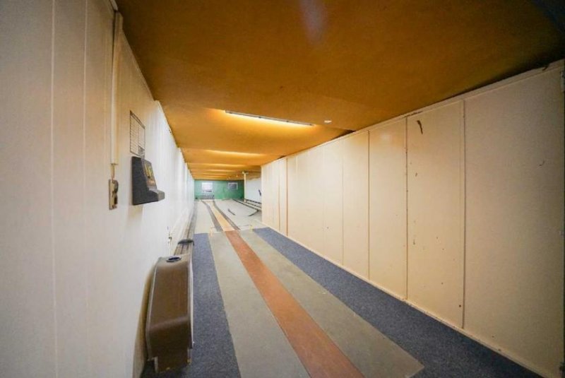 Ratingen Ratinger Stadtzentrum: Großflächige Gastronomie mit Biergarten und Kegelbahn Gewerbe mieten