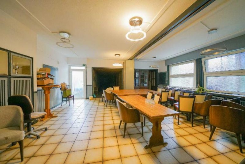 Ratingen Ratinger Stadtzentrum: Großflächige Gastronomie mit Biergarten und Kegelbahn Gewerbe mieten