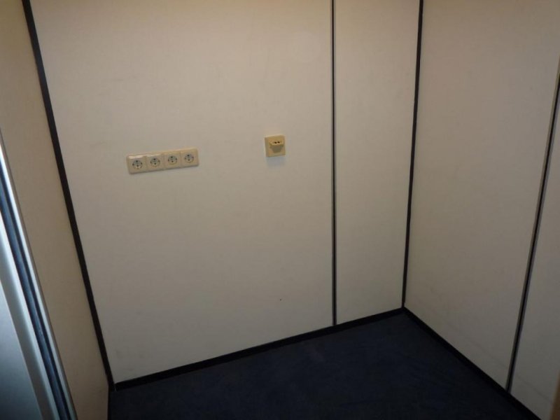 Ratingen !!! FLUGHAFENNÄHE: BÜROFLÄCHEN VON 180 m² BIS 1200 m² !!! Gewerbe mieten