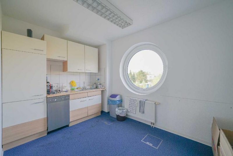 Ratingen Großzügige Bürofläche mit Potential in Ratingen! Gewerbe mieten