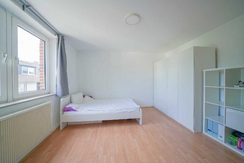 Ratingen Ratingen-Ost: Helle 2-Zimmer-Wohnung mit Einbauküche und Gartenmitbenutzung Wohnung mieten