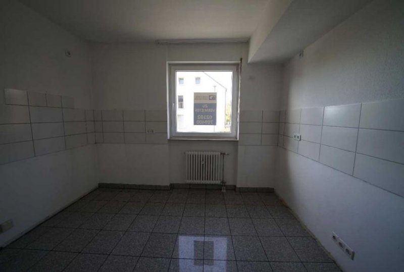 Ratingen Ratingen-Ost: Helle 3-Zimmer-Wohnung mit Loggia und Garagen-Stellplatz (Aufzug vorhanden) Wohnung mieten