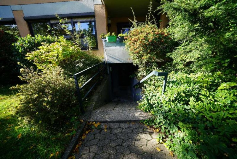 Ratingen Ratingen-Ost: Helle 3-Zimmer-Wohnung mit Loggia und Garagen-Stellplatz (Aufzug vorhanden) Wohnung mieten