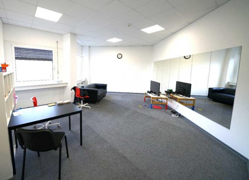 Ratingen Modernisierte und großzügige Büro-/ Praxisfläche mit flexibler Aufteilung Gewerbe mieten