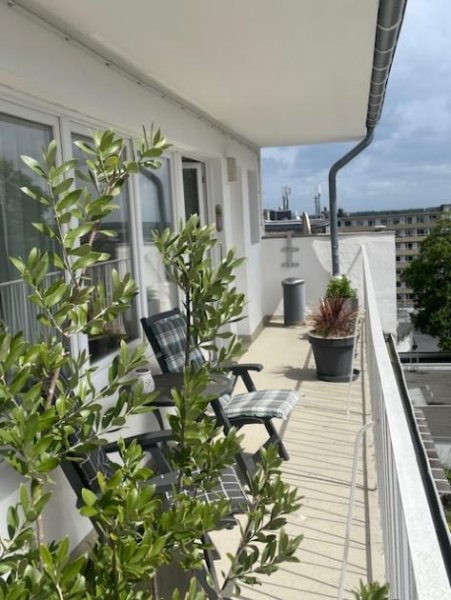 Mönchengladbach 99 m² mit zwei großen Balkonen - mittendrin und hoch über Mönchengladbach Wohnung mieten
