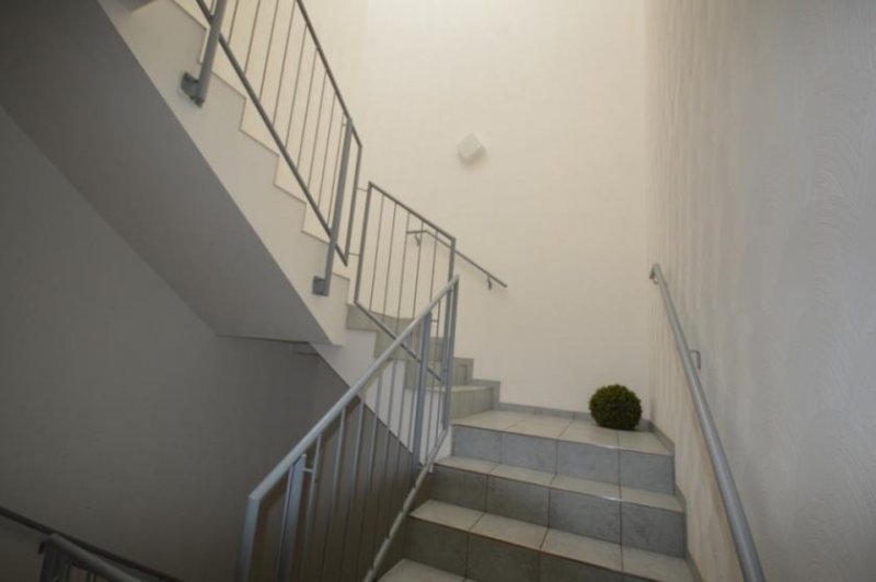 Mönchengladbach Gewerbehalle mit Büro - ideal für ruhigen Handwerksbetrieb Gewerbe mieten