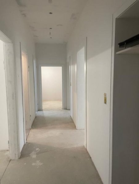 Mönchengladbach Stilvolle Altbauwohnung in Toplage am Bunten Garten
- kernsaniert mit vielen Highlights Wohnung mieten