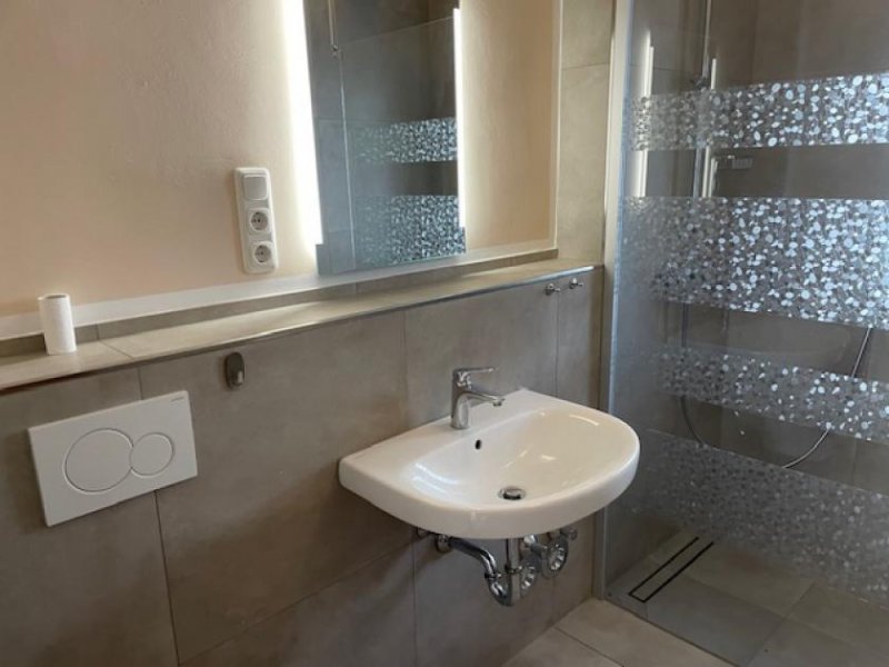 Mönchengladbach 84 m² große Erdgeschosswohnung mit großer Sonnenterrasse und modernem Duschbad Wohnung mieten
