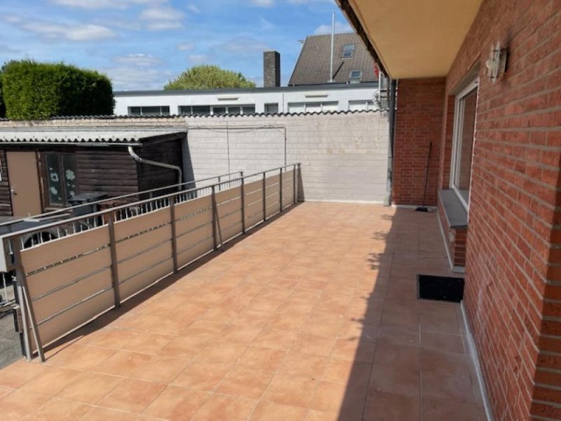 Mönchengladbach 84 m² große Erdgeschosswohnung mit großer Sonnenterrasse und modernem Duschbad Wohnung mieten