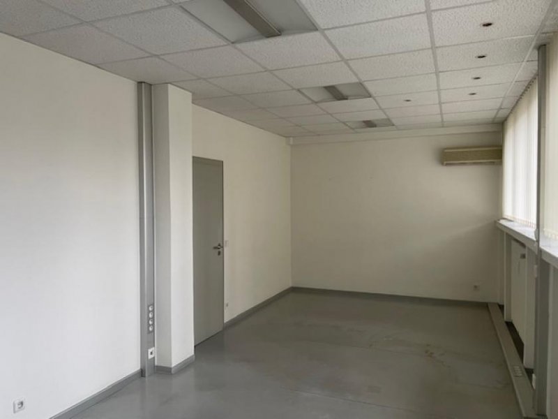 Mönchengladbach Schaufenster + Büroräume + zentrale Lage = Besonders attraktive Gewerbefläche zu vermieten Gewerbe mieten