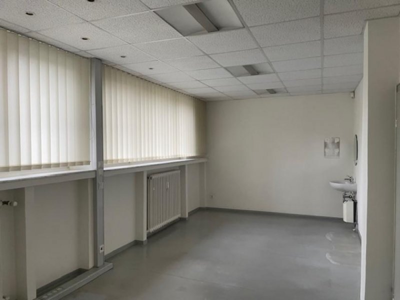 Mönchengladbach Schaufenster + Büroräume + zentrale Lage = Besonders attraktive Gewerbefläche zu vermieten Gewerbe mieten