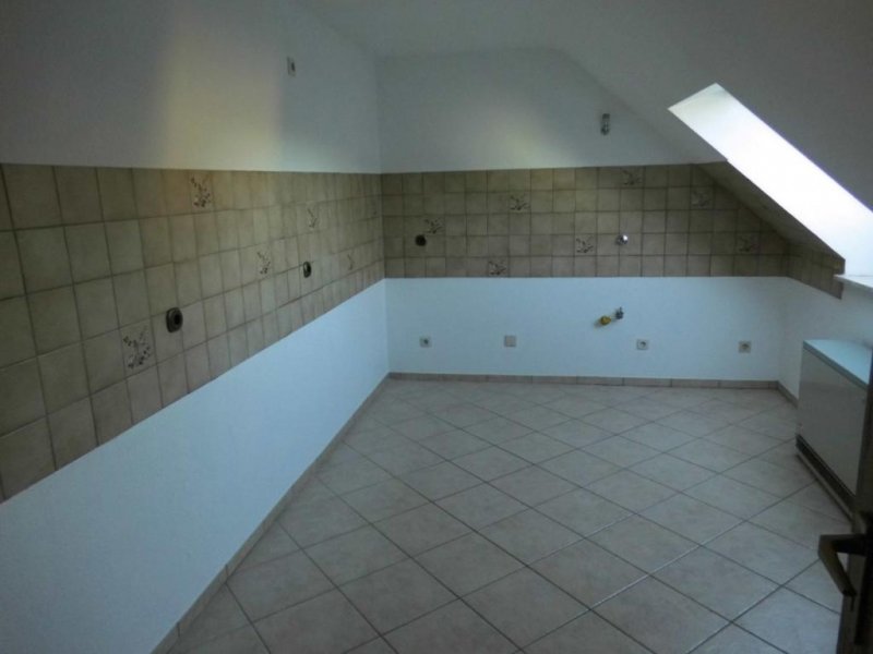 Essen Dachgeschosswohnung in Essen zu vermieten. Wohnung mieten