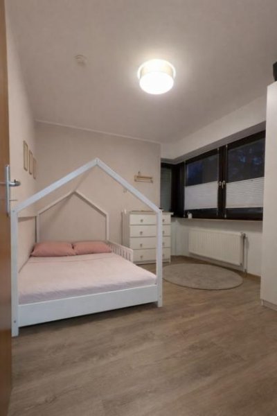 Mülheim an der Ruhr 4-Zimmer Wohnung mit Balkon und Garage in guter Lage von Mülheim-Mitte Wohnung mieten