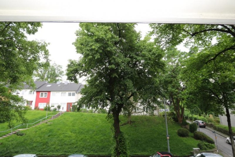 Mülheim an der Ruhr 4-Zimmer Wohnung mit Balkon und Garage in guter Lage von Mülheim-Mitte Wohnung mieten