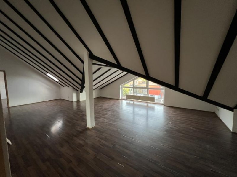 Mülheim an der Ruhr *Über den Dächern von Eppinghofen* 4-Zimmer DG-Wohnung in zentraler Lage* Wohnung mieten