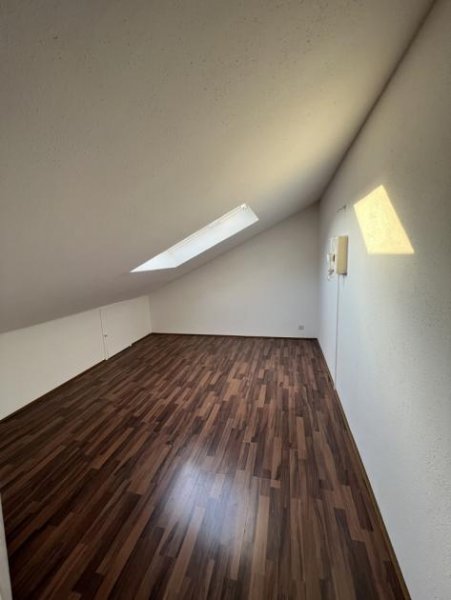 Mülheim an der Ruhr *Über den Dächern von Eppinghofen* 4-Zimmer DG-Wohnung in zentraler Lage* Wohnung mieten