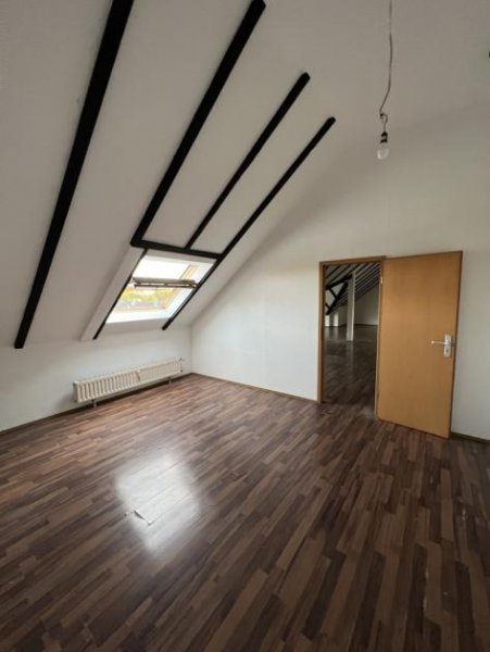 Mülheim an der Ruhr *Über den Dächern von Eppinghofen* 4-Zimmer DG-Wohnung in zentraler Lage* Wohnung mieten