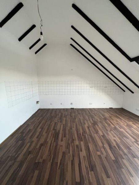 Mülheim an der Ruhr *Über den Dächern von Eppinghofen* 4-Zimmer DG-Wohnung in zentraler Lage* Wohnung mieten