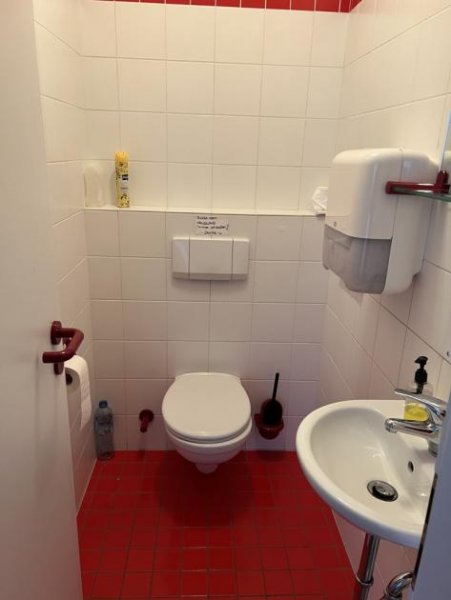 Oberhausen eigenständiges Bürogebäude mit 5 Stellplätzen für Ihr Büro! Gewerbe mieten