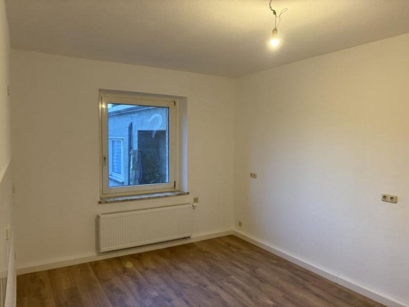 Duisburg renovierte 2-Zimmer Wohnung in einem MFH gegenüber vom Bethesda Krankenhaus in Hochfeld Wohnung mieten