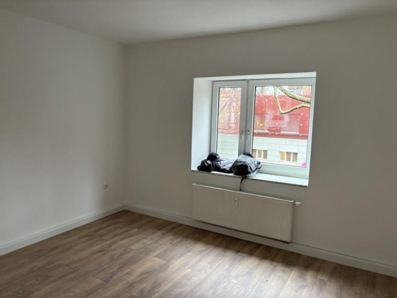 Duisburg Renovierte 3-Zimmer Wohnung im 1. OG in einem MFH in Hochfeld Wohnung mieten