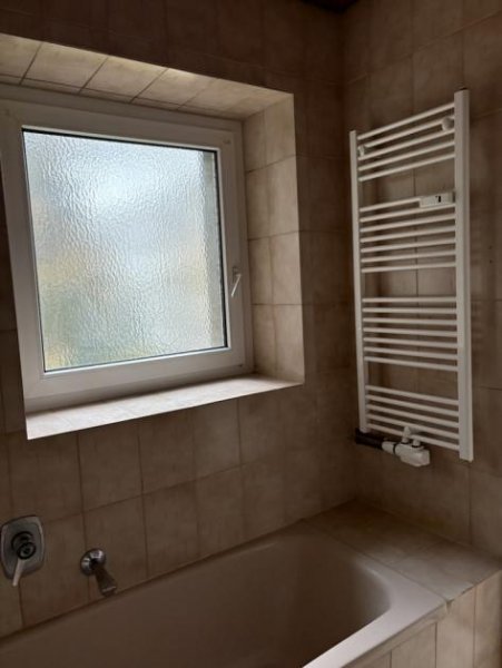 Duisburg Renovierte 3-Zimmer Wohnung im 1. OG in einem MFH in Hochfeld Wohnung mieten