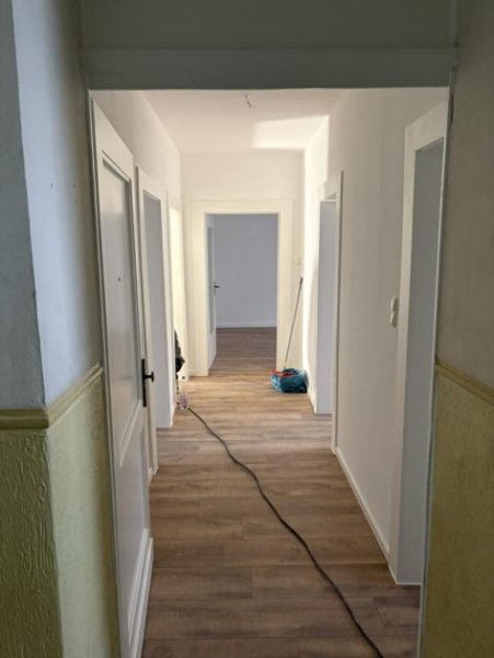 Duisburg Renovierte 3-Zimmer Wohnung im 1. OG in einem MFH in Hochfeld Wohnung mieten