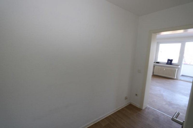 Duisburg modernisierte Single-Wohung mit Balkon in Nähe UNI Wohnung mieten