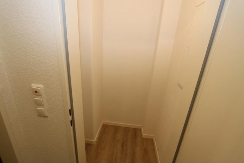 Duisburg RESERVIERT! renovierte 3-Zimmer-Wohnung - nur mit Wohnberechtigungsschein (WBS) für 3 - 4 Personen Wohnung mieten