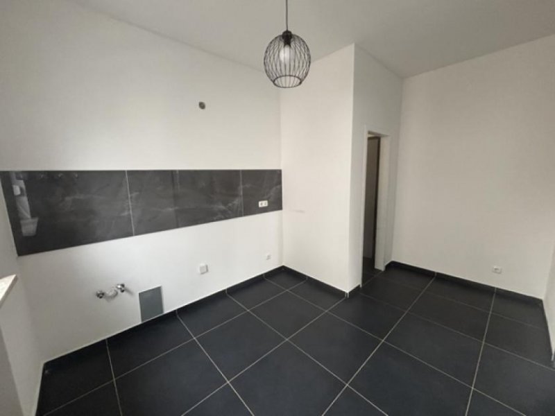 Duisburg Charmante, kernsanierte Erdgeschosswohnung–Modernes Wohnen in ruhiger Lage/Bitte 01781753287 anrufen Wohnung mieten