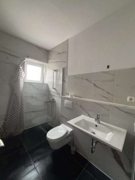 Duisburg Charmante, kernsanierte Erdgeschosswohnung–Modernes Wohnen in ruhiger Lage/Bitte 01781753287 anrufen Wohnung mieten