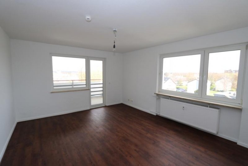 Duisburg Frisch sanierte großzügige 3-Zimmer-Wohnung mit Aufzug und Balkon Wohnung mieten