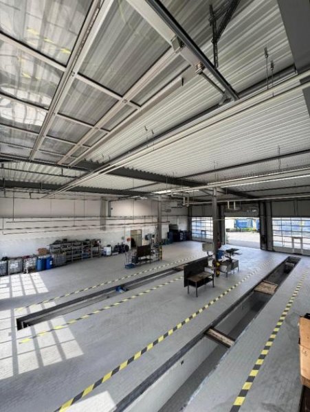 Osnabrück Nutzfahrzeug Werkstatt mit repräsentativen Bürotrakt *** große Freifläche für die Fahrzeugausstellung Gewerbe mieten