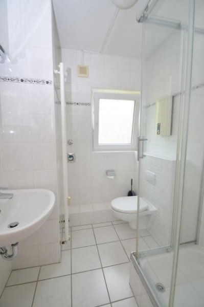 Brühl Attraktive 4-Zimmer-Wohnung in Brühl-Kierberg mit Gartennutzung und Garage! Wohnung mieten