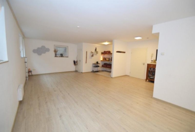 Brühl Sehr zentral gelegener Großraum in gepflegtem 4-Parteienhaus! Gewerbe mieten