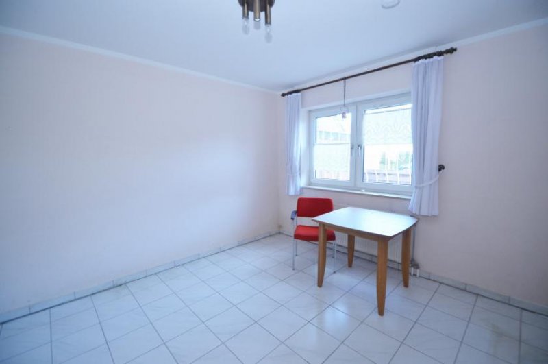 Brühl Zentral gelegene 3-Zimmer-Maisonette-Wohnung mit großem Garten und Garage! Wohnung mieten