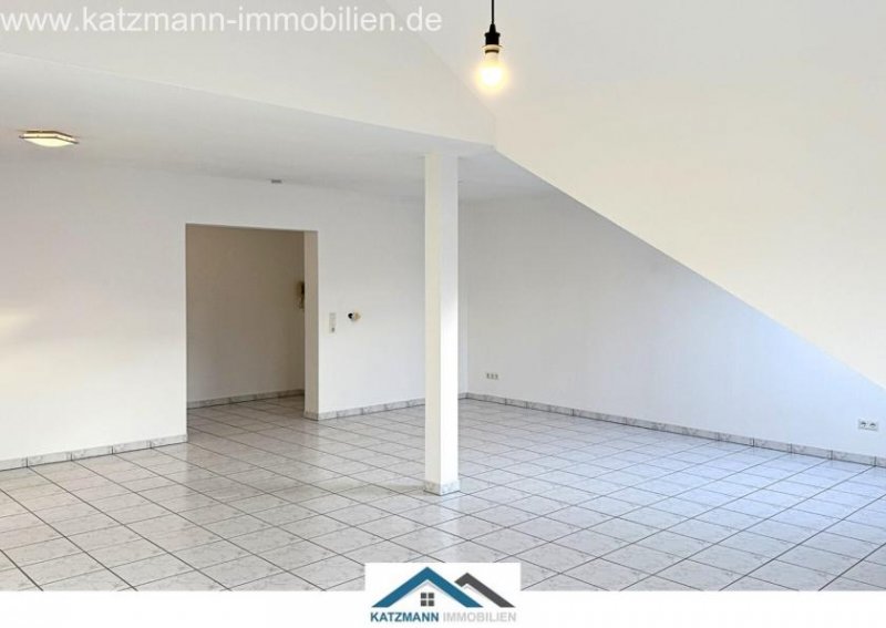 Erftstadt Helle 3-Zimmerwohnung eines 7-Parteienhauses zu vermieten, Balkon, Stellplatz u. Kellerraum inklusive Wohnung mieten