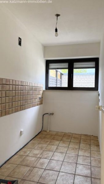 Erftstadt Helle Terrassenwohnung mit viel Platz (142 m² Wohn- u. Nutzfläche), Garten u. Garage inklusive Wohnung mieten