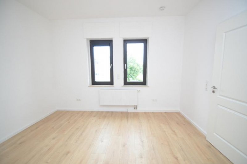 Wesseling Helle, sehr zentral gelegene 3-Zimmerwohnung mit Garage! Wohnung mieten
