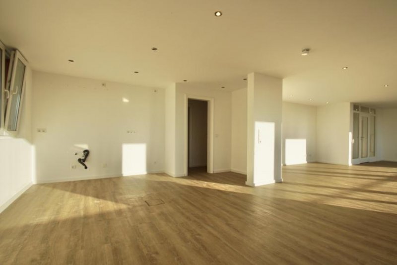 Köln CITYHOUSE: Penthouse - Kölns schönster Blick auf den Dom! 90 m² Terrasse in Süd-West-Ausrichtung Wohnung mieten