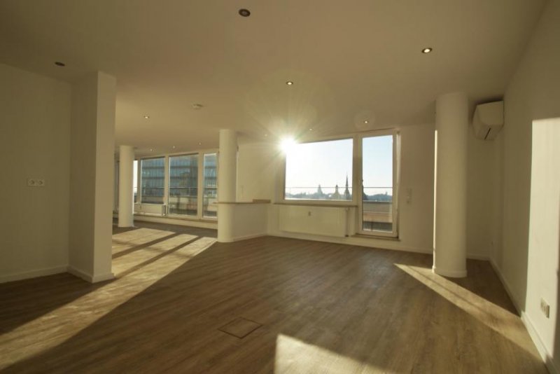Köln CITYHOUSE: Penthouse - Kölns schönster Blick auf den Dom! 90 m² Terrasse in Süd-West-Ausrichtung Wohnung mieten