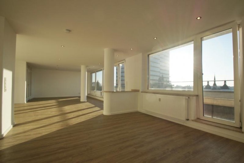 Köln CITYHOUSE: Penthouse - Kölns schönster Blick auf den Dom! 90 m² Terrasse in Süd-West-Ausrichtung Wohnung mieten