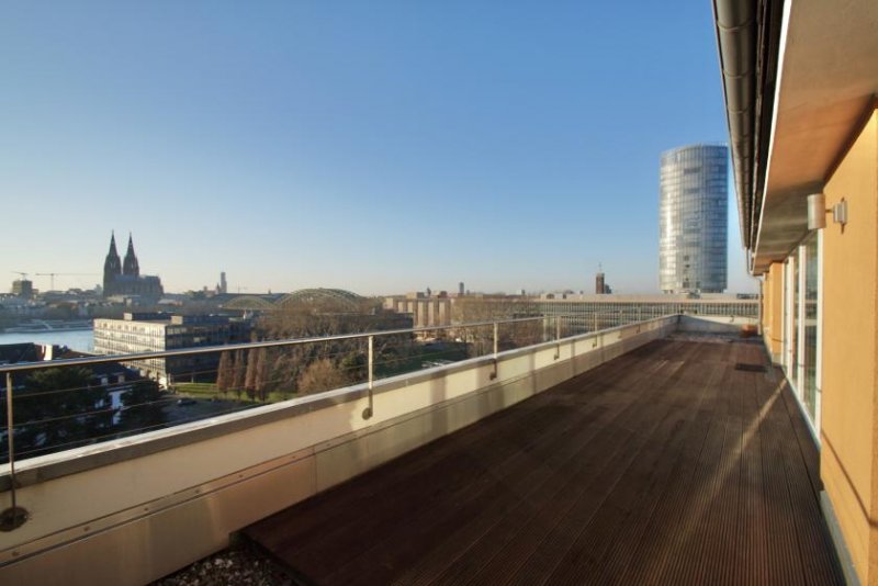 Köln CITYHOUSE: Penthouse - Kölns schönster Blick auf den Dom! 90 m² Terrasse in Süd-West-Ausrichtung Wohnung mieten