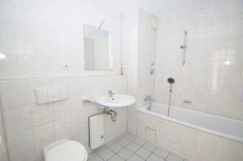 Köln Helle 2-Zimmerwohnung mit großem Balkon am Stadtrand von Köln Wohnung mieten