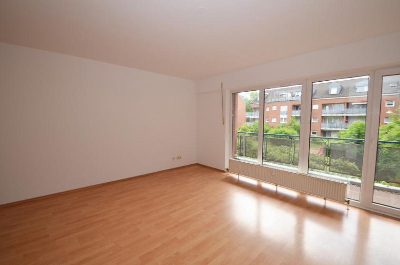 Köln Helle 2-Zimmerwohnung mit großem Balkon am Stadtrand von Köln Wohnung mieten