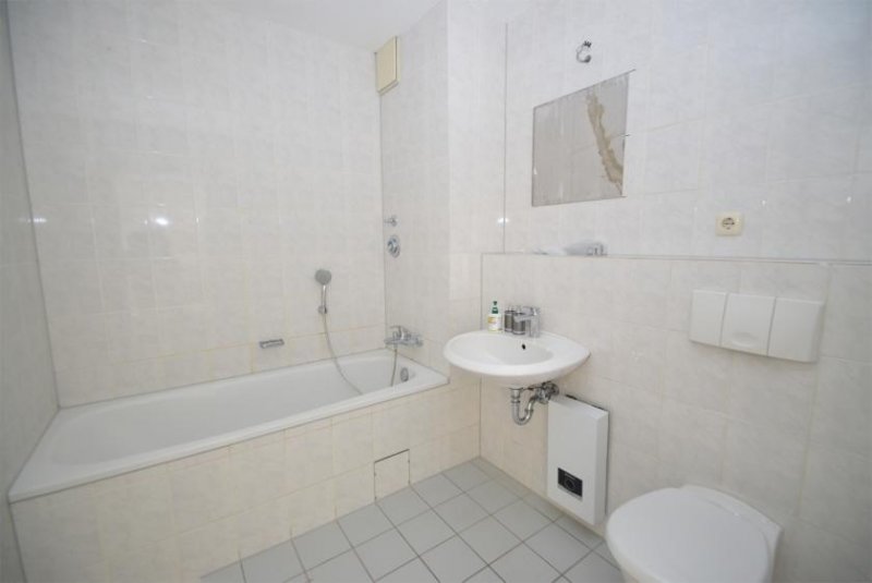 Köln Helle 2-Zimmerwohnung mit Balkon und Tiefgaragenstellplatz! Wohnung mieten