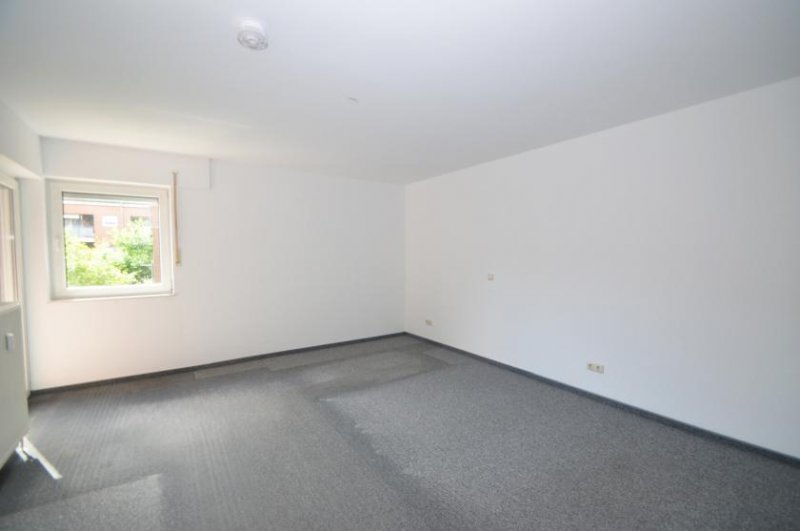 Köln Helle 2-Zimmerwohnung mit großem Balkon am Stadtrand von Köln Wohnung mieten
