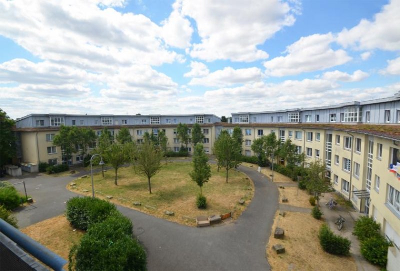 Köln Helle 2-Zimmerwohnung mit Balkon und Tiefgaragenstellplatz! Wohnung mieten